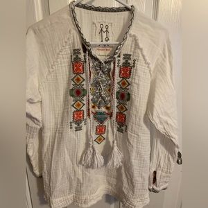 Gently worn Johnny Was top!!